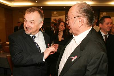 Magyar vállalkozók fogtak össze Overdose érdekében-stock-foto