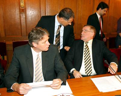 Önkormányzati egyezető fórum a Parlamentben-stock-foto