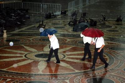 Vihar augusztus 20-án-stock-foto