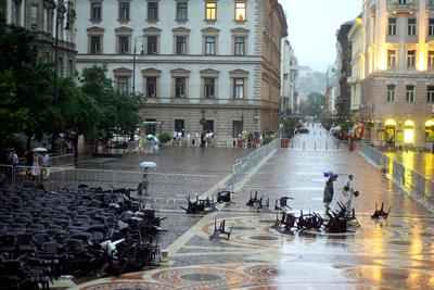 Vihar augusztus 20-án-stock-foto