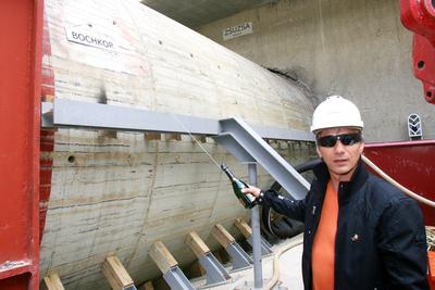 Fúrópajzs keresztelő az Etele téren-stock-foto