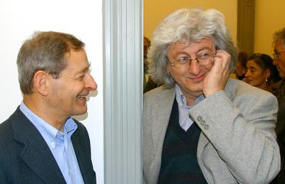 Nádas Péter fotókiállítása-stock-foto