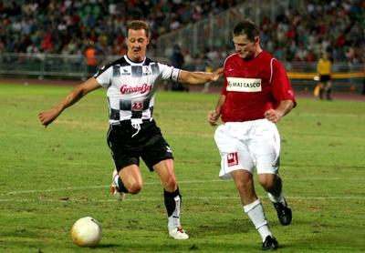 A pilóták nyerték a jótékonysági labdarúgó-mérkőzést-stock-foto