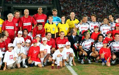 A pilóták nyerték a jótékonysági labdarúgó-mérkőzést-stock-foto