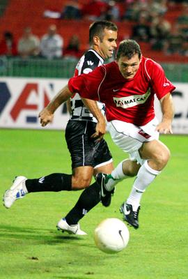 A pilóták nyerték a jótékonysági labdarúgó-mérkőzést-stock-foto