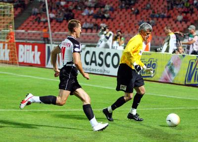 A pilóták nyerték a jótékonysági labdarúgó-mérkőzést-stock-foto