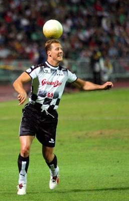 A pilóták nyerték a jótékonysági labdarúgó-mérkőzést-stock-foto