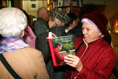 Bemutatták Gyurcsány Ferenc blogkötetét-stock-foto