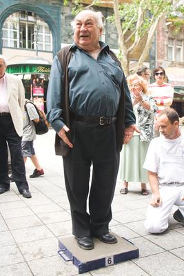 Már száz tag a halhatatlanok társulatában-stock-foto