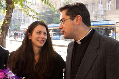 Faludy emléktábla koszorúzás Budapesten-stock-foto