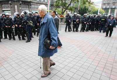 Hídblokád és tüntetés a belvárosban-stock-foto