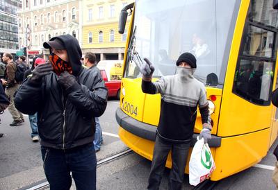 Hídblokád és tüntetés a belvárosban-stock-foto