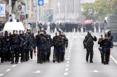 Hídblokád és tüntetés a belvárosban-stock-foto