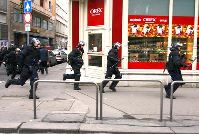 Hídblokád és tüntetés a belvárosban-stock-foto