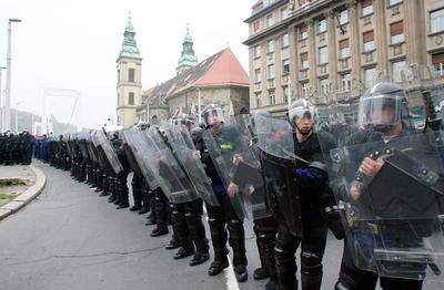 Hídblokád és tüntetés a belvárosban-stock-foto