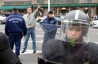 Hídblokád és tüntetés a belvárosban-stock-foto