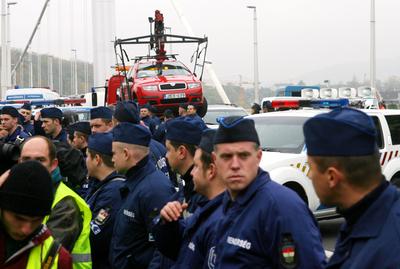 Hídblokád és tüntetés a belvárosban-stock-foto