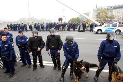 Hídblokád és tüntetés a belvárosban-stock-foto