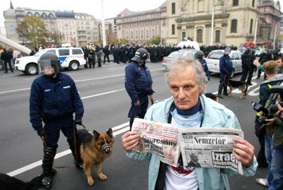 Hídblokád és tüntetés a belvárosban-stock-foto