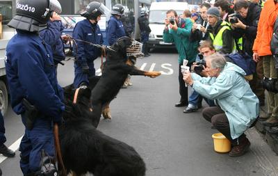 Hídblokád és tüntetés a belvárosban-stock-foto