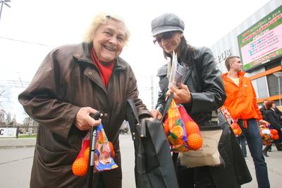 Sztárok kampányolnak az Örs vezér téren-stock-foto