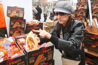 Sztárok kampányolnak az Örs vezér téren-stock-foto