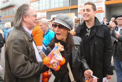 Sztárok kampányolnak az Örs vezér téren-stock-foto