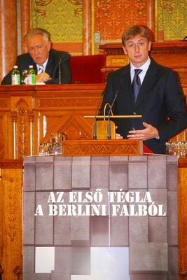 Az első tégla a berlini falból-stock-foto