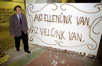 20 éves a Beszélő-stock-foto