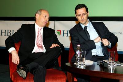 Túl a konvergencián - pénzügyi csúcs Budapesten-stock-foto