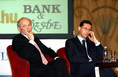 Túl a konvergencián - pénzügyi csúcs Budapesten-stock-foto