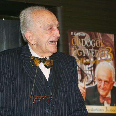 Megjelent az Ördögök ügyvédei 3-stock-foto