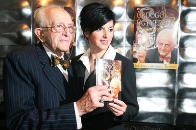 Megjelent az Ördögök ügyvédei 3-stock-foto