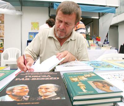 Megkezdődött a 79. Ünnepi Könyvhét-stock-foto