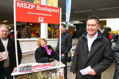 Kopogtatócédula-gyűjtés-stock-foto