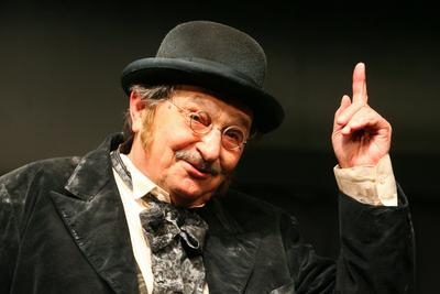 Molnár Ferenc: Egy, kettő, három-stock-foto