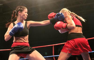 Sztárbox gála - senki sem úszta meg pofon nélkül!-stock-foto