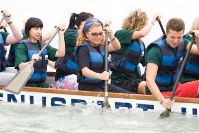 Sárkányhajó verseny-stock-foto
