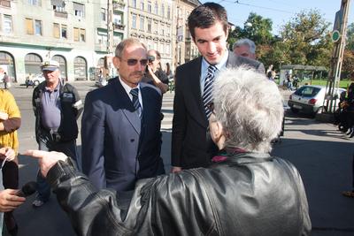 A belügyminiszter a VIII. kerületbe látogatott-stock-foto