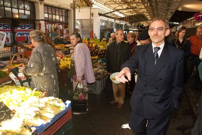 A belügyminiszter a VIII. kerületbe látogatott-stock-foto