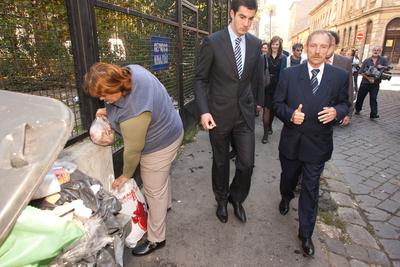 A belügyminiszter a VIII. kerületbe látogatott-stock-foto