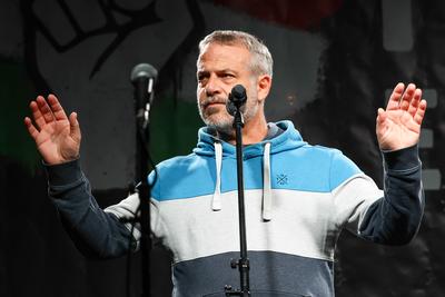 A Polg?ri Ellen?ll?s ?tlat szervezett t?ntet?s a Kossuth t?ren.A k?pen Juh?sz P?ter.2025.10.05.Fot?:V?r?s Szil?rd-stock-foto