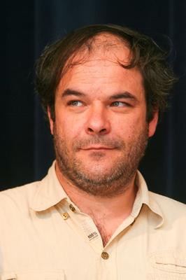 A Beugr? sz?n?szei k?nyvfelaj?nl?s?t adt?k ?t az E?tv?s Gimn?ziumban.A k?pen K?lloy Moln?r P?ter.2009.05.27.Fot?:V?r?s Szil?rd-stock-foto