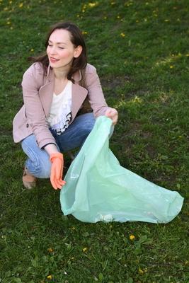 Szemétszedési akció sztárokkal-stock-foto