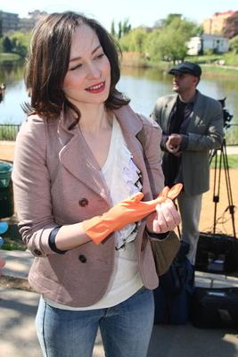 Szemétszedési akció sztárokkal-stock-foto