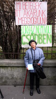 Demonstráció a BM kórházért-stock-foto