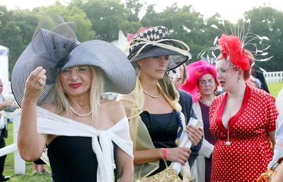 85. galopp Magyar Derby-stock-foto