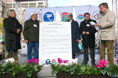 Tüntetés az egészségbiztosítási rendszer átalakítása ellen-stock-foto