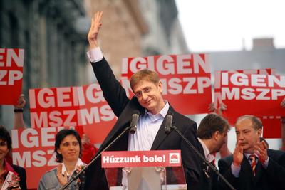 MSZP nagygyűlés a Batthyány örökmécsesnél-stock-foto