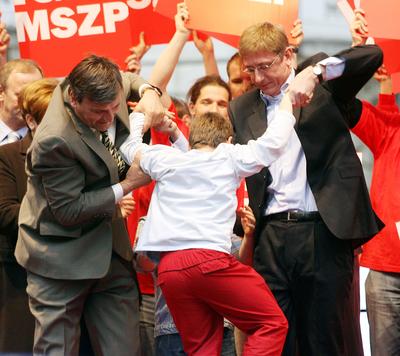 MSZP nagygyűlés a Batthyány örökmécsesnél-stock-foto